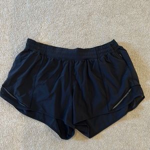 Black lululemon HOTTY hot shorts size 14, 4 inch